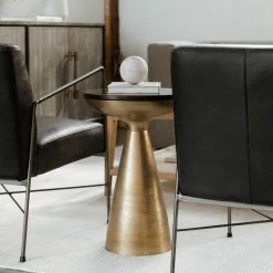 MOES FONT ACCENT TABLE