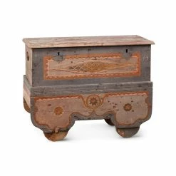 DOVETAIL SHYLA ANTIQUE GEROBOG TRUNK CONSOLE