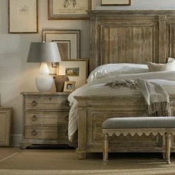 HOOKER BASTOGNE BEDSIDE CHEST