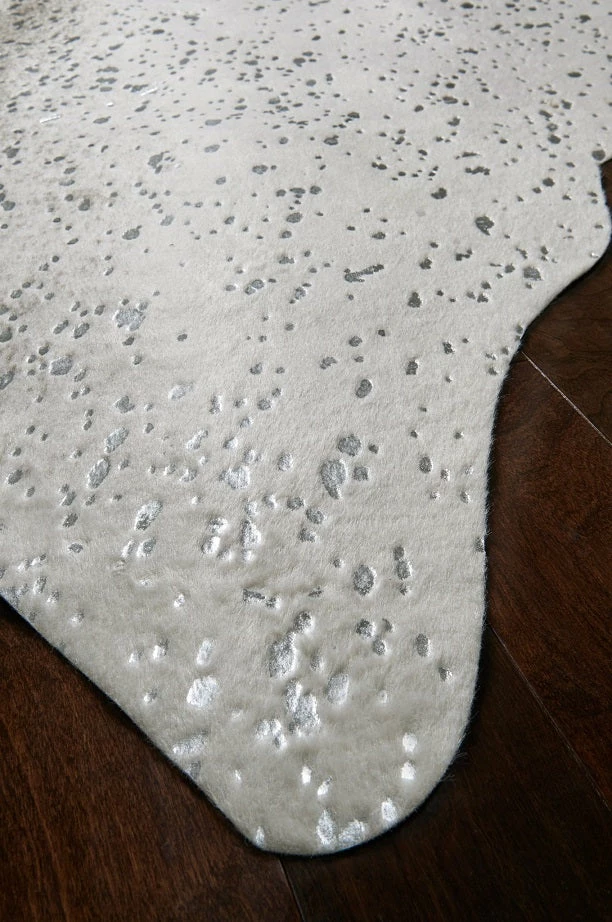 Deals ๐ LOLOI QUINN FAUX HIDE RUG: STONE, SILVER ๐ 2 LOLOI QUINN FAUX HIDE RUG: STONE, SILVER