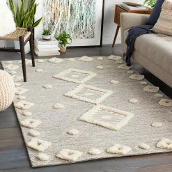 SURYA CHEROKEE BORDERED WOOL RUG: STONE + CREAM