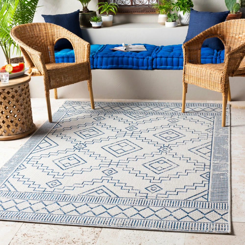 Outlet ๐ฏ SURYA YONI OUTDOOR RUG: BLUE + WHITE ๐งจ 2 SURYA YONI OUTDOOR RUG: BLUE + WHITE