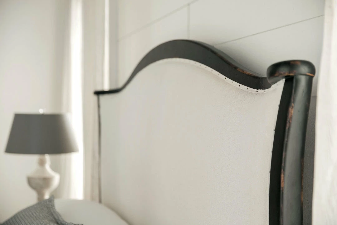 Buy 😉 HOOKER PARISIAN VINTAGE BED: ANTIQUE BLACK Bedroom 🌟 3 HOOKER PARISIAN VINTAGE BED: ANTIQUE BLACK Bedroom