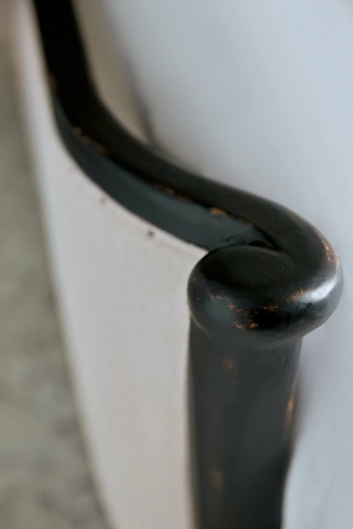 Buy 😉 HOOKER PARISIAN VINTAGE BED: ANTIQUE BLACK Bedroom 🌟 5 HOOKER PARISIAN VINTAGE BED: ANTIQUE BLACK Bedroom